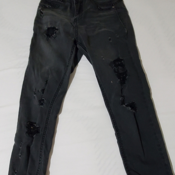 Distressed jeans - Picture 1 of 3